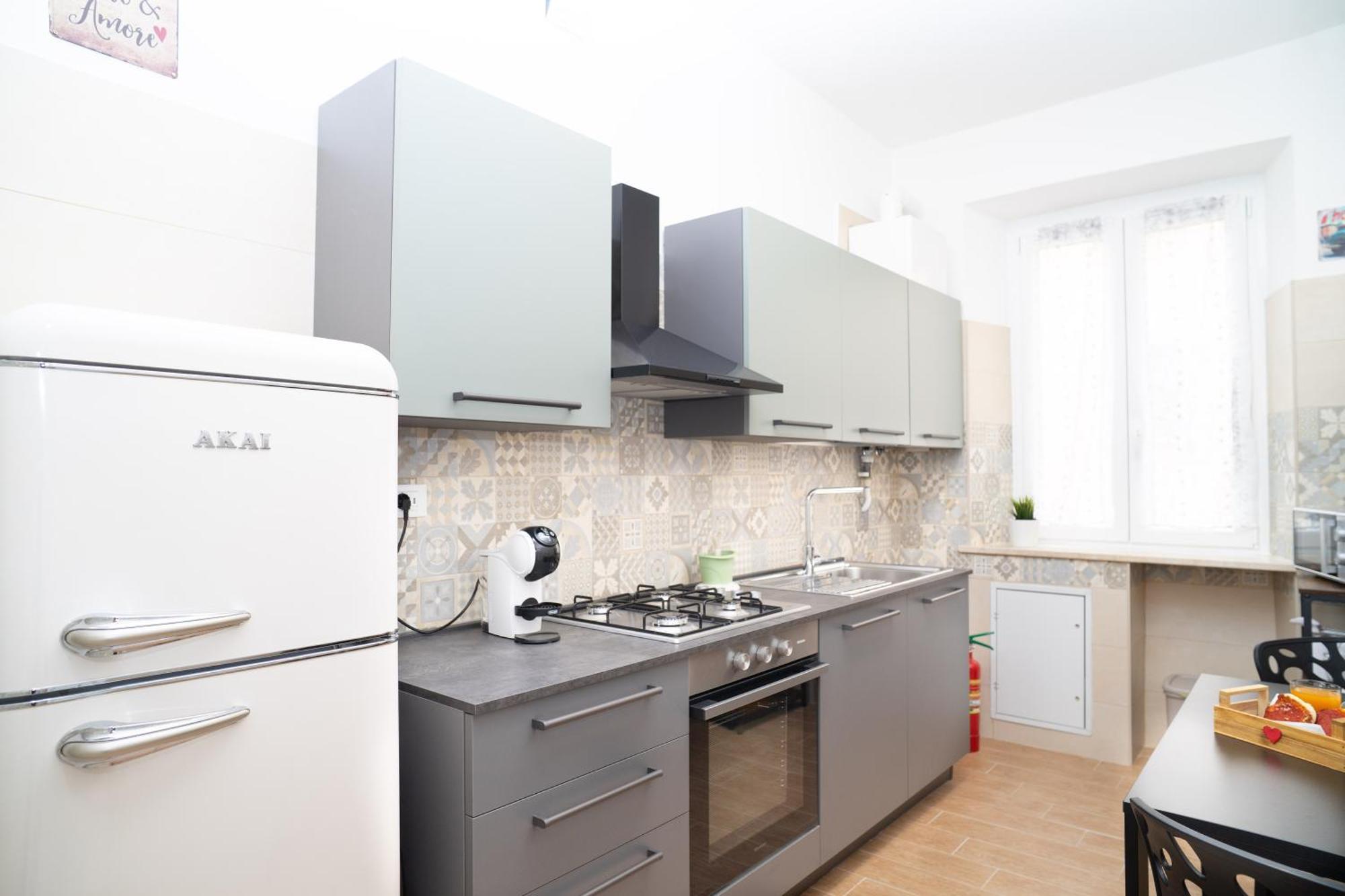 Comfort And Metro 2 Steps Away, Perfect For 3 Guests * Roma