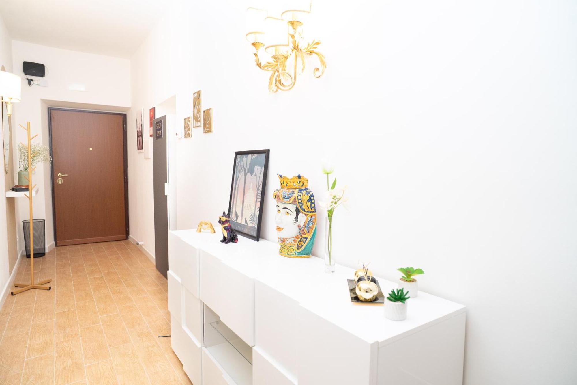 Comfort And Metro 2 Steps Away, Perfect For 3 Guests Appartamento