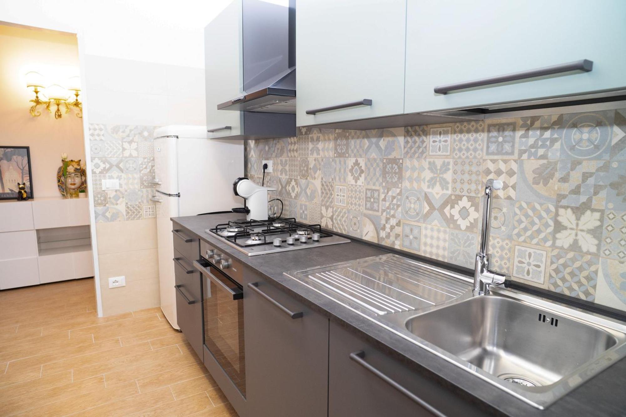 Appartamento Comfort And Metro 2 Steps Away, Perfect For 3 Guests *