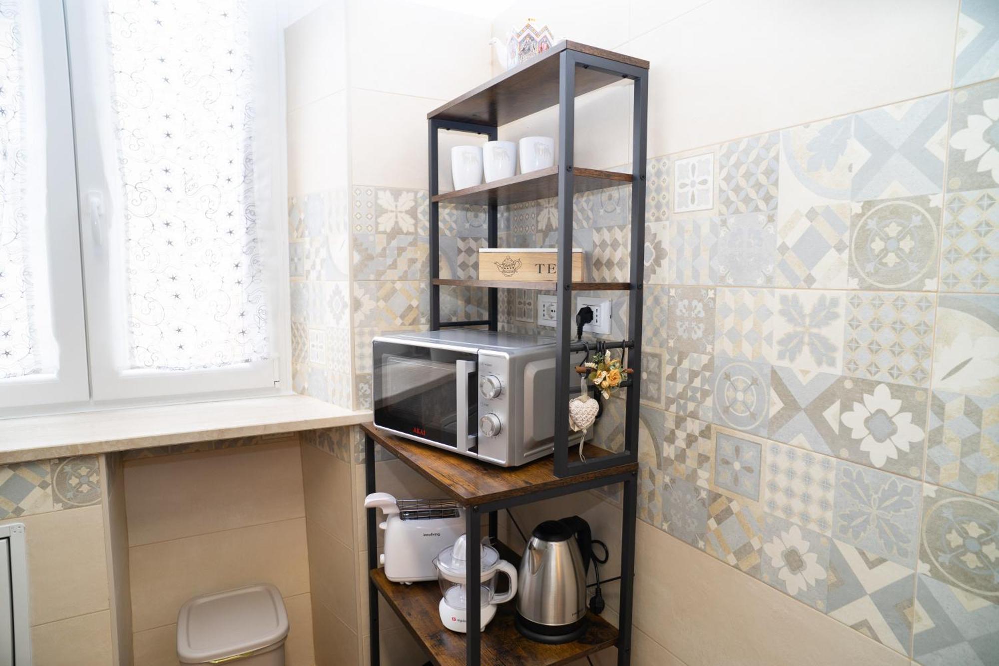 Comfort And Metro 2 Steps Away, Perfect For 3 Guests Roma